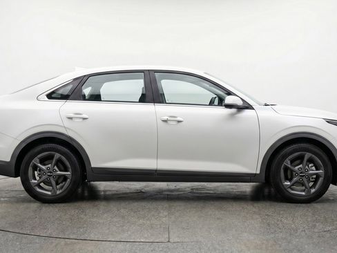 Used 2025 Kia K4 FWD image 11