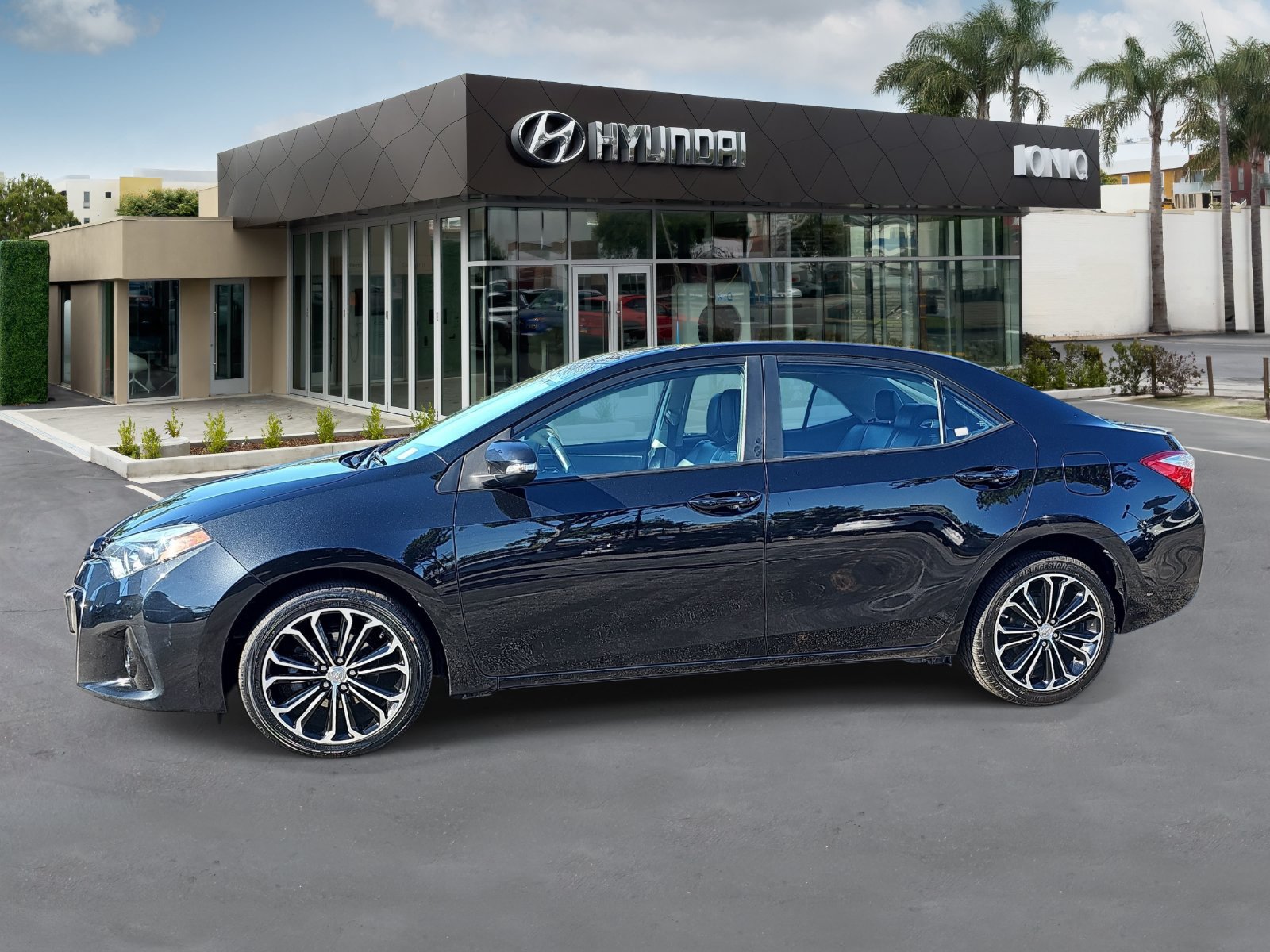 Used 2014 Toyota Corolla S Premium w/ Driver Convenience Package FWD image 6