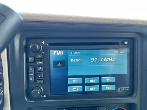 Used 2005 Chevrolet Suburban LT w/ Preferred Equipment Group AWD/4WD image 20