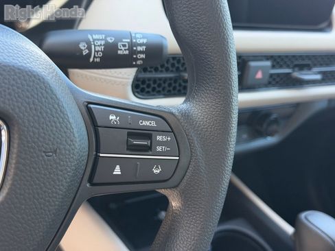 Used 2026 Honda HR-V LX image 12