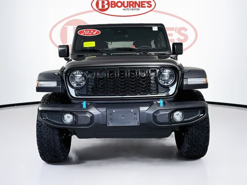Used 2024 Jeep Wrangler Unlimited AWD/4WD image 4