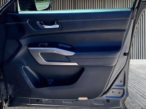 Used 2022 Nissan Pathfinder Platinum w/ Cargo Package FWD image 25