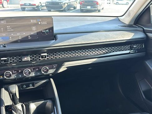Used 2024 Honda Accord EX-L image 7