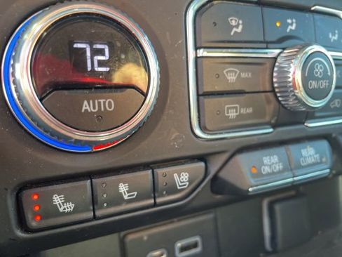 Used 2023 GMC Yukon AT4 w/ Technology Package AWD/4WD image 6