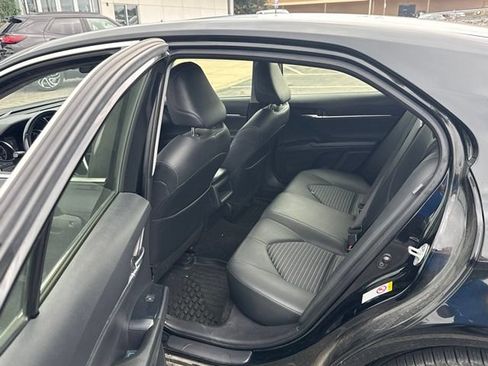Used 2018 Toyota Camry SE w/ Moonroof Package FWD image 20