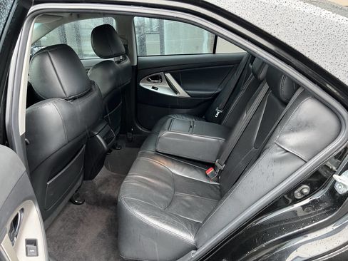 Used 2011 Toyota Camry SE w/ Sport Leather Pkg image 11