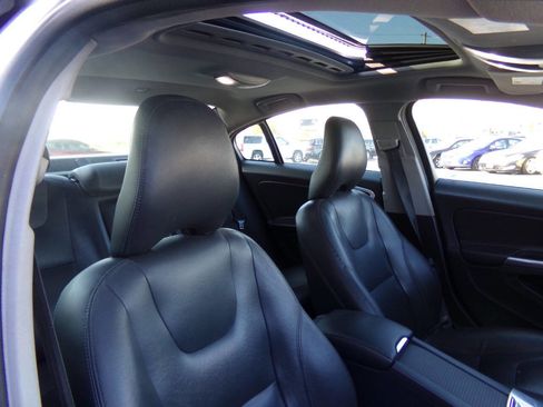 Used 2016 Volvo S60 T5 Premier image 28