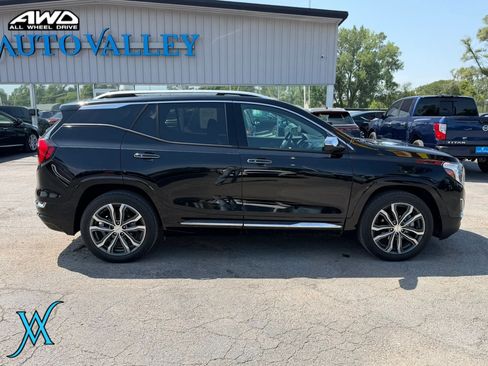 Used 2020 GMC Terrain Denali w/ Denali Premium Package AWD/4WD image 8