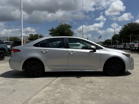 Used 2024 Toyota Corolla LE FWD image 3