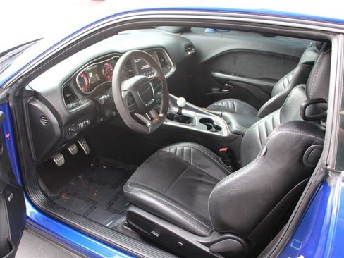 Used 2019 Dodge Challenger SRT Hellcat RWD image 9