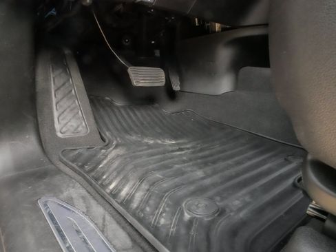 Used 2024 GMC Sierra 1500 Elevation AWD/4WD image 17