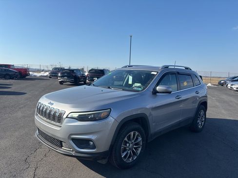 Used 2019 Jeep Cherokee Latitude Plus w/ Comfort/Convenience Group image 7