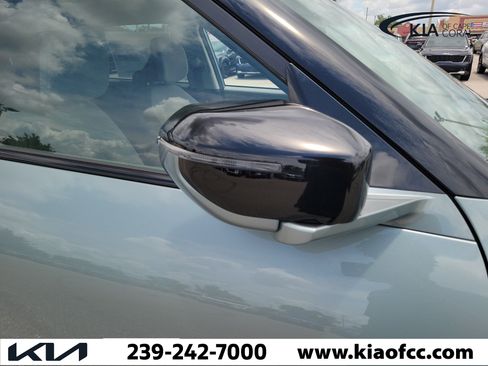 New 2027 Kia Seltos S FWD image 8