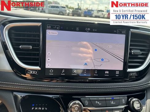 New 2026 Chrysler Pacifica Limited w/ Uconnect Theater Family Group image 22