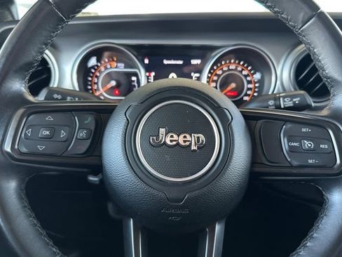 Certified 2022 Jeep Gladiator Sport AWD/4WD image 22