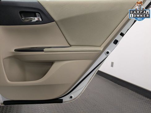 Used 2017 Honda Accord LX image 30