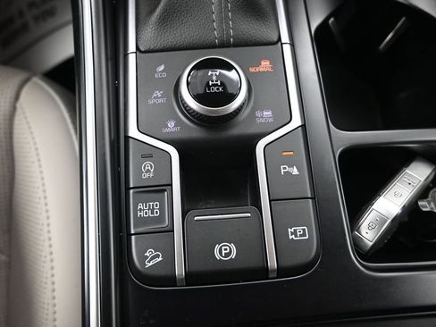 Certified 2025 Kia Sorento S AWD/4WD image 25