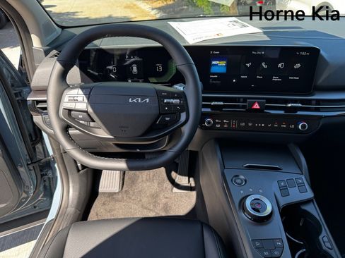 New 2026 Kia Sportage EX image 14