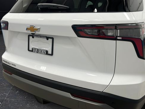 New 2026 Chevrolet Equinox LT w/ Convenience Package II AWD/4WD image 38