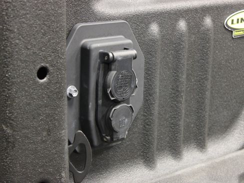 Used 2024 Ford F250 Platinum image 16