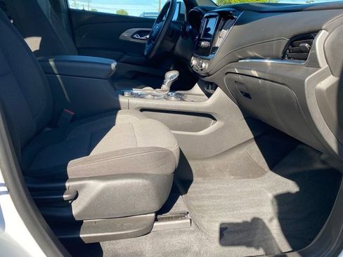 Certified 2023 Chevrolet Traverse LT image 8
