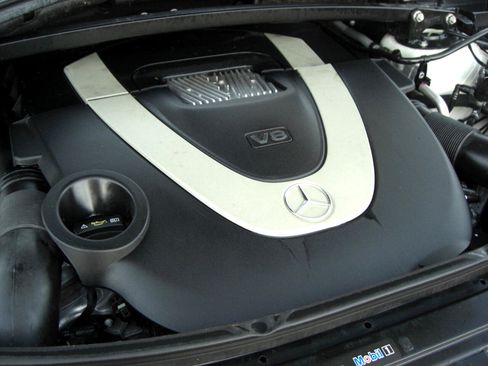 Used 2010 Mercedes-Benz GL 450 4MATIC 4dr GL 450 image 24