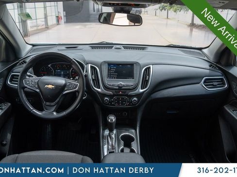 Used 2020 Chevrolet Equinox LT w/ Driver Convenience Package FWD image 4