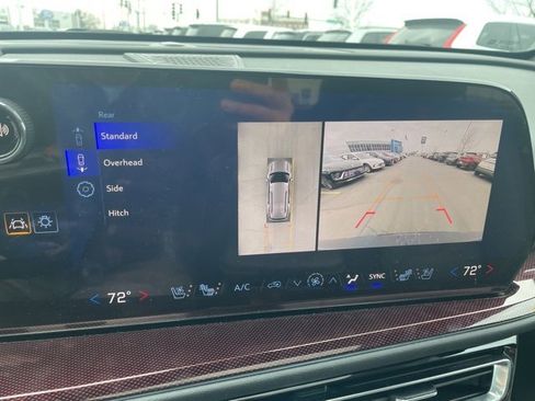 Used 2024 Chevrolet Traverse RS image 15