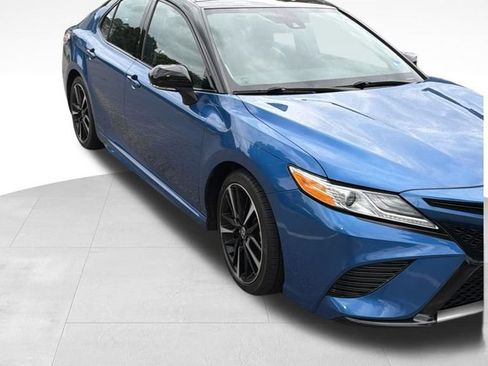 Used 2020 Toyota Camry XSE FWD image 4