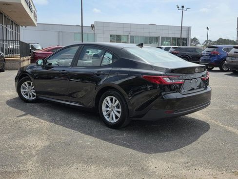 Used 2025 Toyota Camry LE image 5