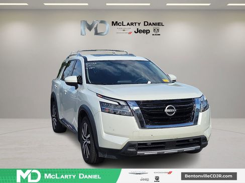 Used 2023 Nissan Pathfinder Platinum w/ Cargo Package FWD image 1