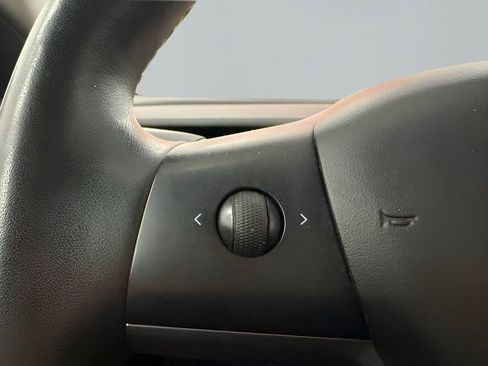 Used 2018 Tesla Model 3 Long Range RWD image 17
