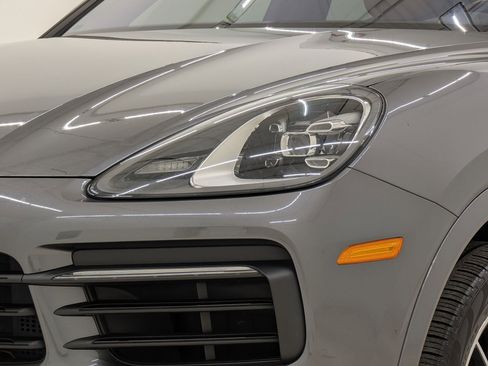 Used 2021 Porsche Cayenne image 11
