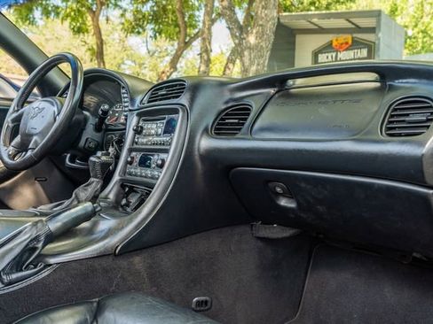 Used 2002 Chevrolet Corvette Convertible w/ Preferred Equipment Group2 image 34