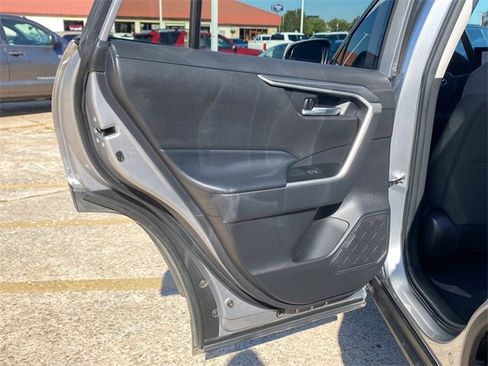 Used 2025 Toyota RAV4 XLE image 15