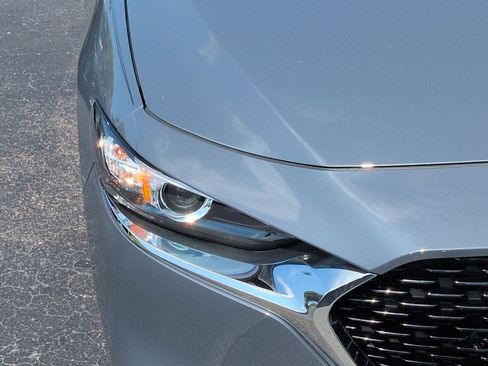 Used 2023 MAZDA MAZDA3 s FWD image 10