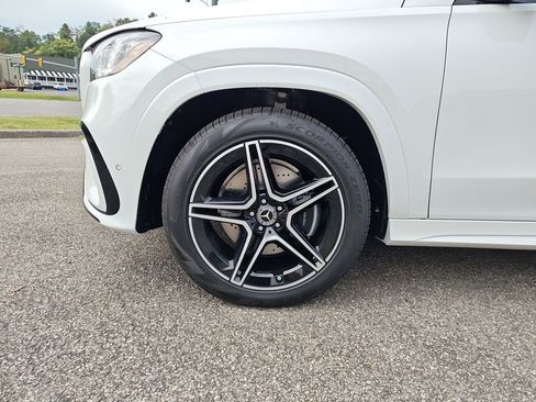 New 2026 Mercedes-Benz GLS 450 4MATIC image 9