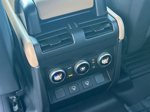 Used 2025 Land Rover Defender 110 V8 image 14