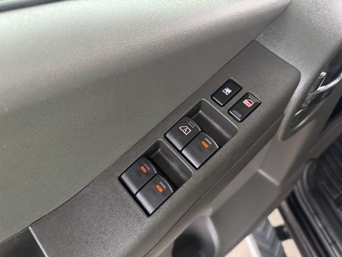 Used 2010 Nissan Xterra S image 19