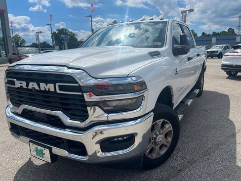 Used 2025 RAM 3500 Big Horn AWD/4WD image 9