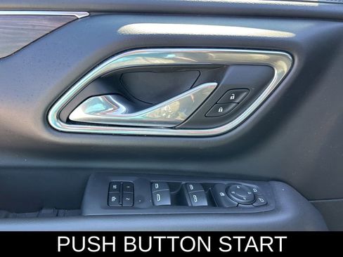 Used 2023 Chevrolet Suburban LT image 12