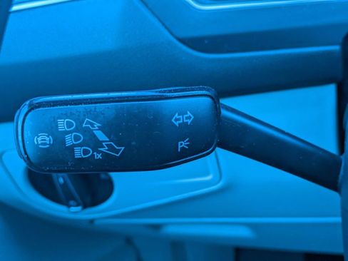 Used 2023 Volkswagen Tiguan SE FWD image 27