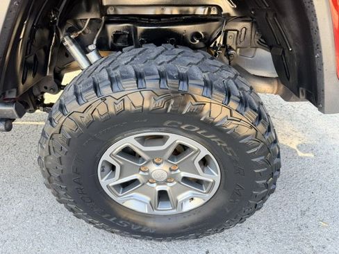 Used 2020 Jeep Gladiator Rubicon w/ Dual Top Group AWD/4WD image 9