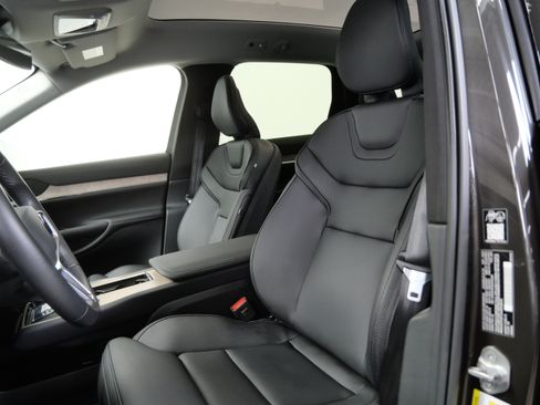 Used 2025 Volvo EX90 Plus AWD/4WD image 14