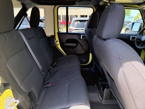 Used 2023 Jeep Wrangler Unlimited Sport AWD/4WD image 25