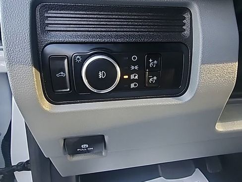 Used 2025 Ford F250 XLT image 14