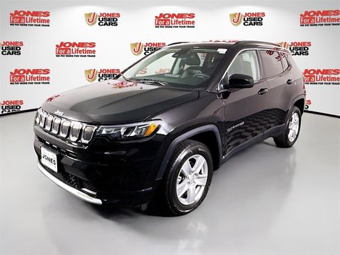 Used 2022 Jeep Compass Latitude image 13
