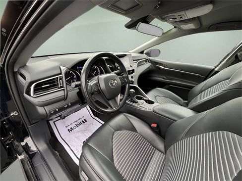 Used 2023 Toyota Camry SE image 13