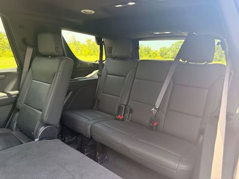 Used 2025 Chevrolet Tahoe LT AWD/4WD image 9