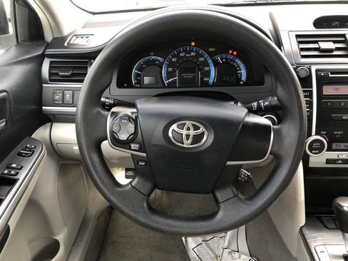 Used 2012 Toyota Camry LE image 11